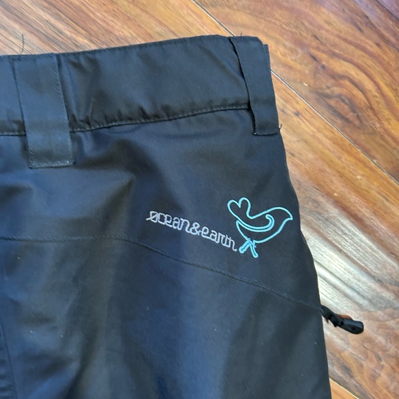 Women's Black Cargo Pants Snow or Ski Pants, Small, Ocean & Earth brand - Picture 9 of 13